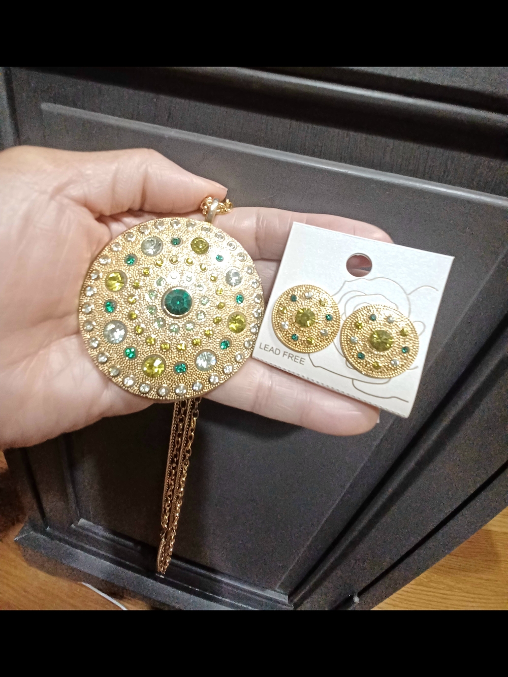 GOLD-TONE GREEN & CLEAR CRYSTAL PENDANT NECKLACE w/ MATCHING EARRINGS